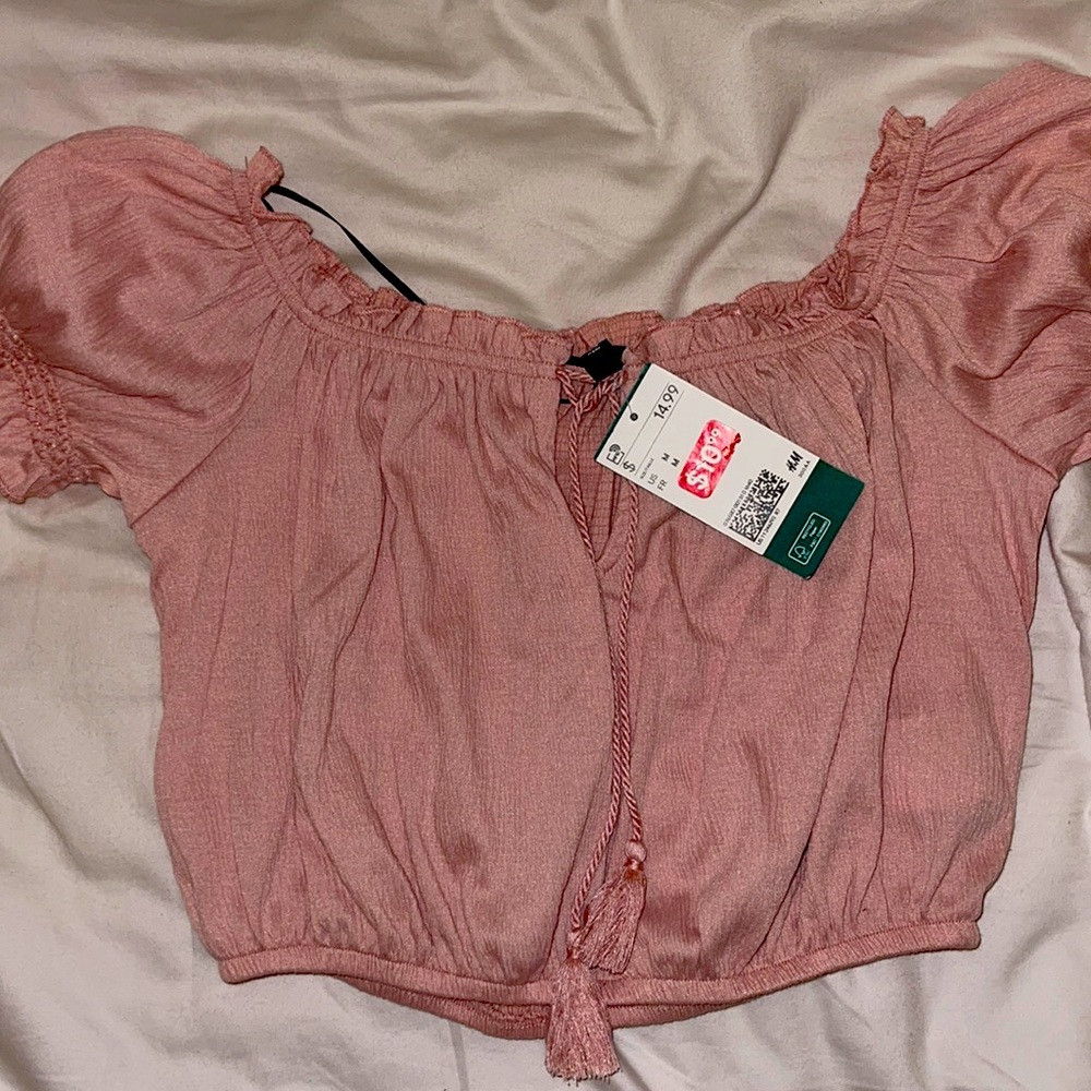 Super cute pink cropped shirt